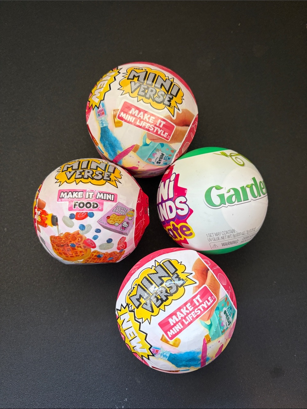 Mini Verse Make It Mini Lifestyle & Food Surprise Balls  hello kitty garden food